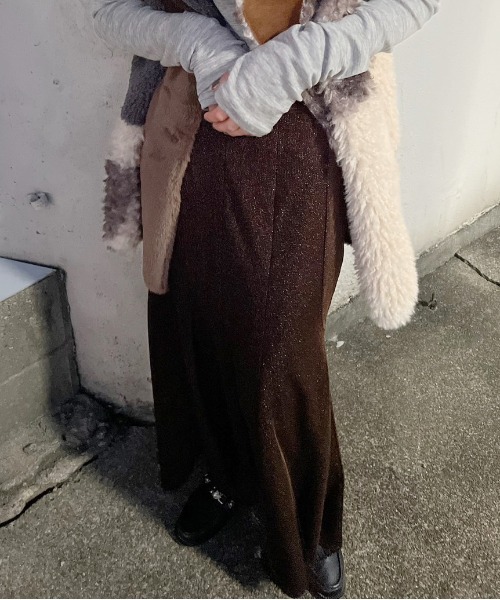 Ameri(アメリ)の「BEAUTY MERMAID VELOUR SKIRT(スカート・レディース・ターコイズブルー/ブラック/ブラウン・SMALL/MEDIUM)」の3枚目の写真