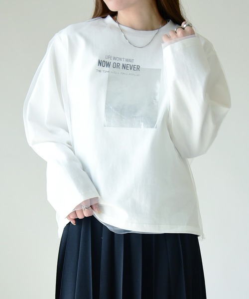and it_(アンドイット)の「チュール重ね箔プリントロングTシャツ(Tシャツ/カットソー・レディース・ブラック/オフホワイト・M)」の1枚目の写真