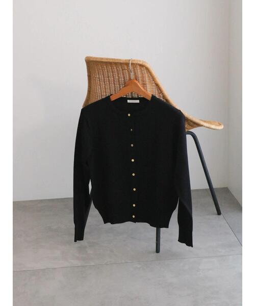 Te chichi（テチチ）の「【WEB限定】金ボタンクルーカーディガン（カーディガン/ボレロ・レディース・ゴールド/レッド/ブラック/ブルー/シルバー/オフホワイト・F）」の3枚目の写真