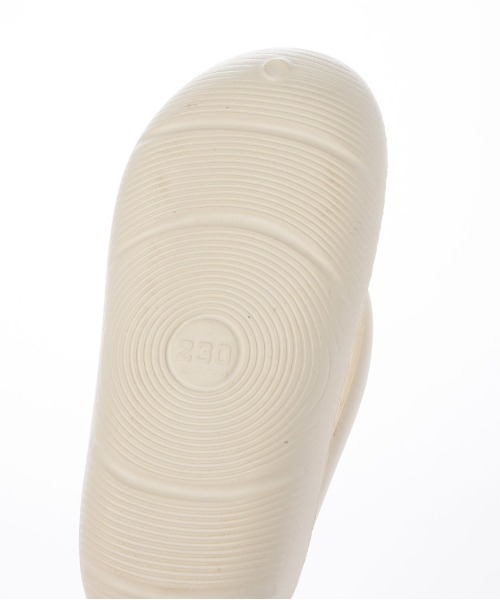 enchanted(エンチャンテッド)の「ラウンドストラップトングサンダル(サンダル・レディース・ブラック/ホワイト/グリーン・M/L/LL)」の21枚目の写真