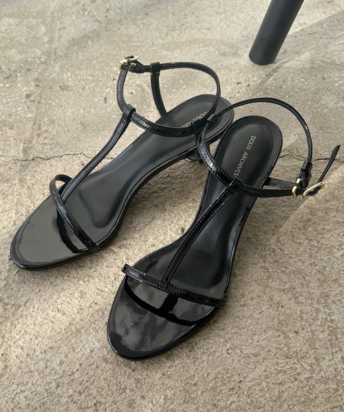 Doux archives（ドゥアルシーヴ）の「ストラップラウンドトゥサンダル（サンダル・レディース・アイボリー/ブラック・MEDIUM/LARGE）」の5枚目の写真