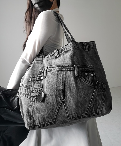 me+em select(ミームセレクト)の「【 2color 】ヴィンテージドッキングウォッシュデニムバッグ / vintage docking washed denim bag(トートバッグ・レディース・ブラック/ブルー・FREE)」の2枚目の写真