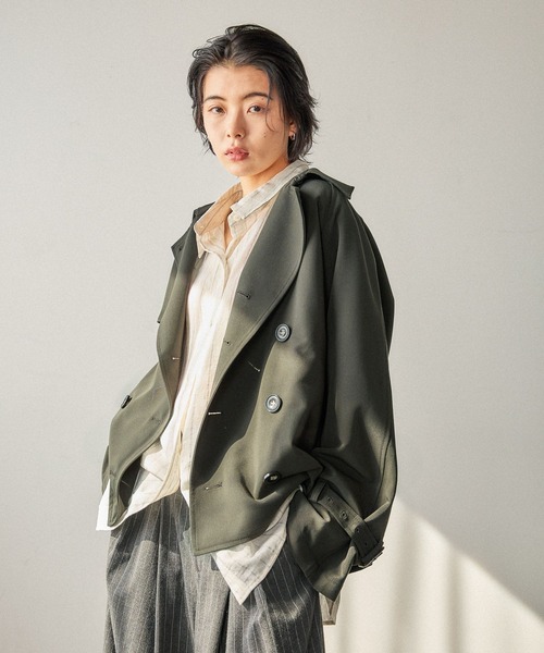 BAYFLOW（ベイフロー）の「[選べる着丈]ショートトレンチコート（トレンチコート・レディース・チャコール/ベージュ・SMALL/MEDIUM）」の4枚目の写真