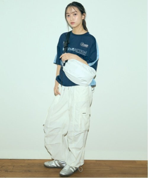 LOVETOXIC（ラブトキシック）の「【LTXC】ビックウエストバッグ（バックパック/リュック・キッズ・ブラック/サックスブルー/オフホワイト・F）」の4枚目の写真