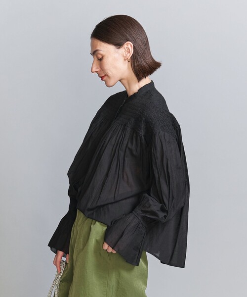 BEAUTY&YOUTH UNITED ARROWS(ビューティーアンドユースユナイテッドアローズ)の「【WEB限定】コットンレーヨン シャーリングブラウス -ウォッシャブル-(シャツ/ブラウス・レディース・ライラック/ライトブルー/ブラック/ホワイト・FREE)」の9枚目の写真