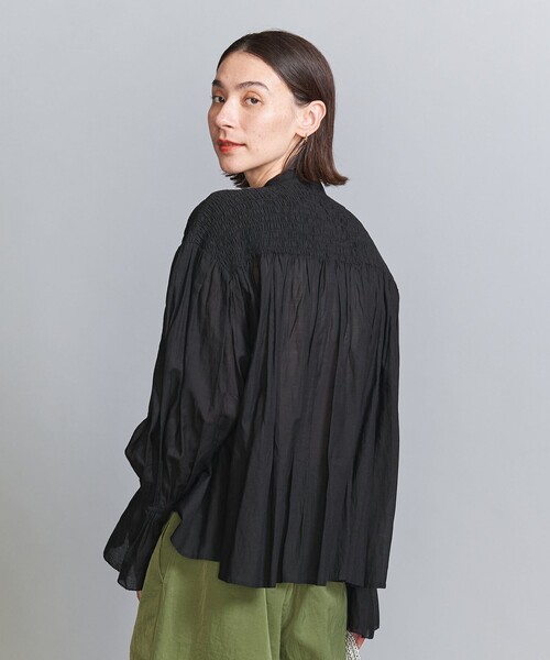 BEAUTY&YOUTH UNITED ARROWS(ビューティーアンドユースユナイテッドアローズ)の「【WEB限定】コットンレーヨン シャーリングブラウス -ウォッシャブル-(シャツ/ブラウス・レディース・ライラック/ライトブルー/ブラック/ホワイト・FREE)」の10枚目の写真