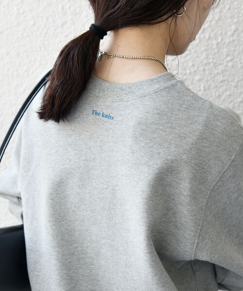 SHIPS any(シップス エニィ)の「【SHIPS any別注】THE KNiTS: ロゴ スウェット 25SS(スウェット・レディース・ネイビー/オートミール/ライトグレー・ONE SIZE)」の11枚目の写真