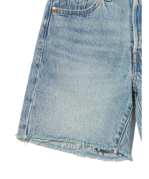 Levi's(リーバイス)の「Levi's/リーバイス 501(R) MID THIGH ショーツ ライトインディゴ(デニムパンツ・レディース・ライトインディゴブルー・23inch/28inch/27inch/26inch/25inch/24inch)」の9枚目の写真