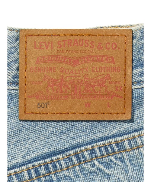 Levi's(リーバイス)の「Levi's/リーバイス 501(R) MID THIGH ショーツ ライトインディゴ(デニムパンツ・レディース・ライトインディゴブルー・23inch/28inch/27inch/26inch/25inch/24inch)」の10枚目の写真