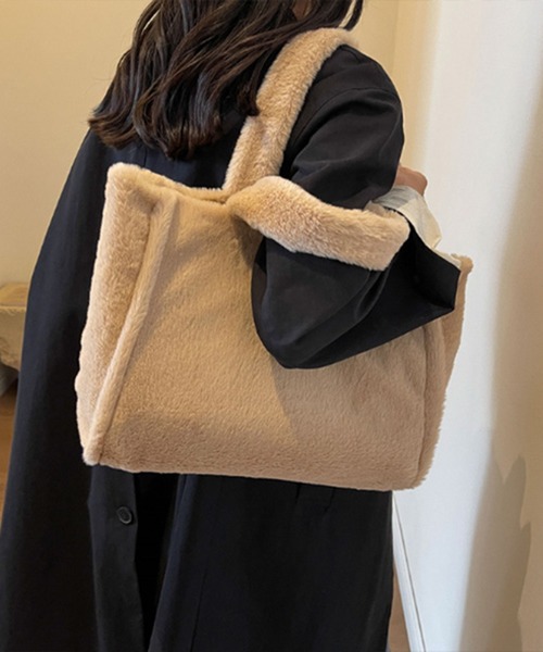 STYLEBLOCK(スタイルブロック)の「フェイクファー素材トートバッグ(トートバッグ・レディース・カーキ/ピンク/ベージュ/ブラック・FREE)」の1枚目の写真