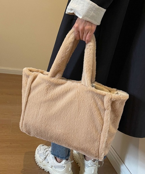 STYLEBLOCK(スタイルブロック)の「フェイクファー素材トートバッグ(トートバッグ・レディース・カーキ/ピンク/ベージュ/ブラック・FREE)」の15枚目の写真