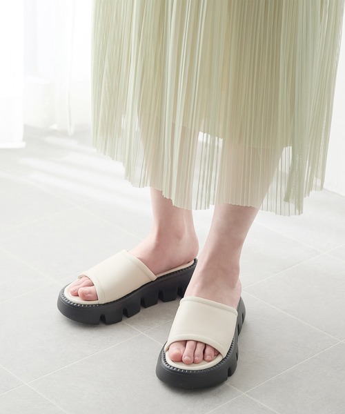 coca(ANDEX shoes product)(コカ)の「厚底 バルキーソール ミュールサンダル(サンダル・レディース・ホワイト/ブラック・LARGE/MEDIUM/SMALL)」の10枚目の写真