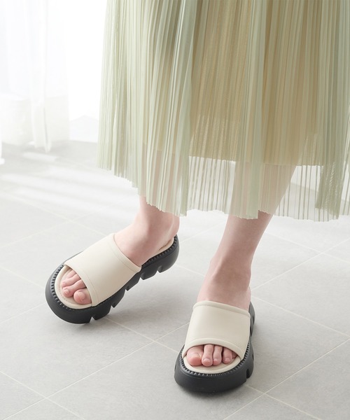 coca(ANDEX shoes product)(コカ)の「厚底 バルキーソール ミュールサンダル(サンダル・レディース・ホワイト/ブラック・LARGE/MEDIUM/SMALL)」の11枚目の写真