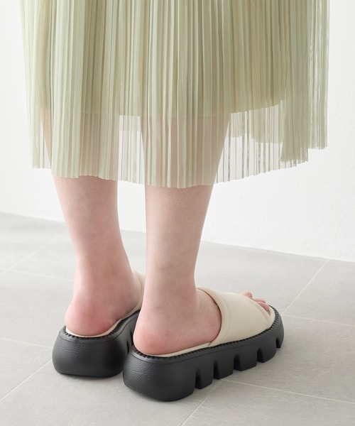 coca(ANDEX shoes product)(コカ)の「厚底 バルキーソール ミュールサンダル(サンダル・レディース・ホワイト/ブラック・LARGE/MEDIUM/SMALL)」の17枚目の写真
