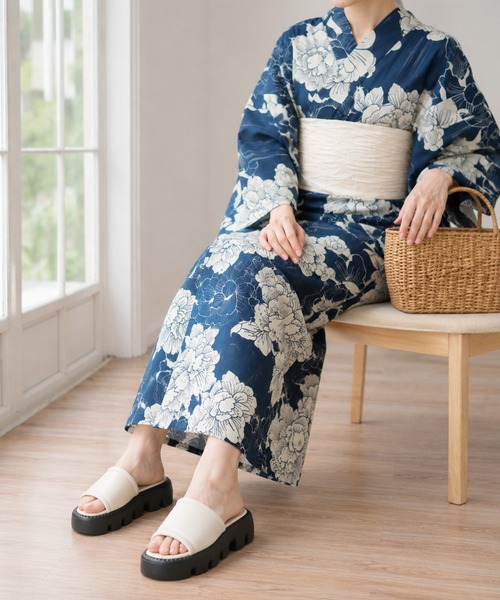 coca(ANDEX shoes product)(コカ)の「厚底 バルキーソール ミュールサンダル(サンダル・レディース・ホワイト/ブラック・LARGE/MEDIUM/SMALL)」の6枚目の写真