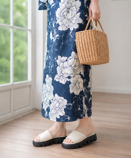 coca(ANDEX shoes product)(コカ)の「厚底 バルキーソール ミュールサンダル(サンダル・レディース・ホワイト/ブラック・LARGE/MEDIUM/SMALL)」の4枚目の写真