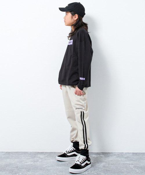 CONVERSE（コンバース）の「CONVERSE 別注ジャージラインパンツ（その他パンツ・キッズ・グレイッシュベージュ/ブラック・150/140/160/130）」の5枚目の写真