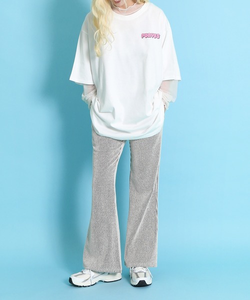 PUNYUS（プニュズ）の「ストライプフレアパンツ（その他パンツ・レディース・チャコールグレー/ブルー/ホワイト・1/2/3/4）」の4枚目の写真