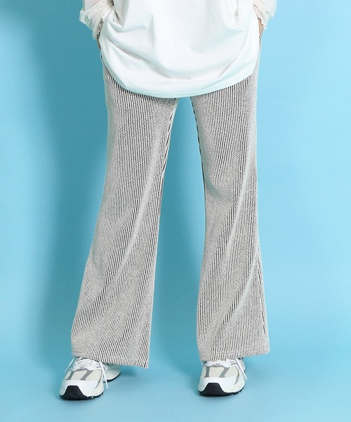 PUNYUS（プニュズ）の「ストライプフレアパンツ（その他パンツ・レディース・チャコールグレー/ブルー/ホワイト・1/2/3/4）」の8枚目の写真