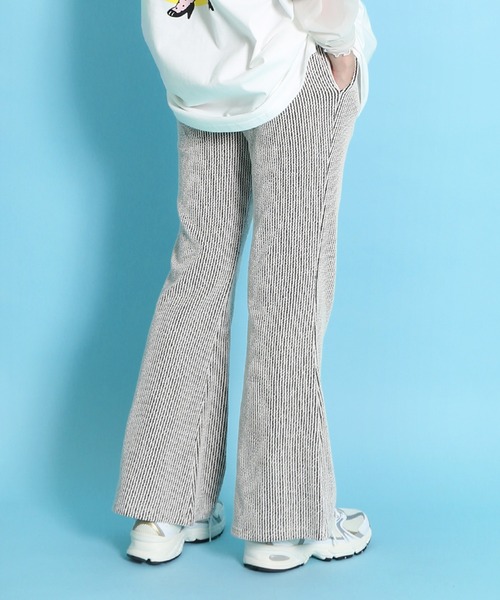 PUNYUS（プニュズ）の「ストライプフレアパンツ（その他パンツ・レディース・チャコールグレー/ブルー/ホワイト・1/2/3/4）」の10枚目の写真