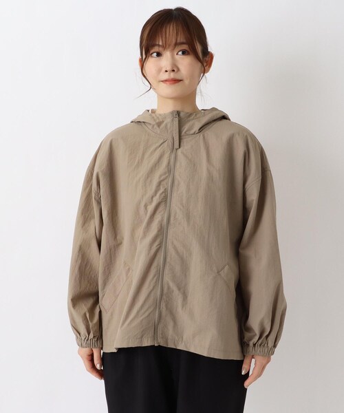 one'sterrace(ワンズテラス)の「はっ水 ポケッタブル ブルゾン(ブルゾン・レディース・ベージュ系その他7/カーキ系5・02)」の3枚目の写真