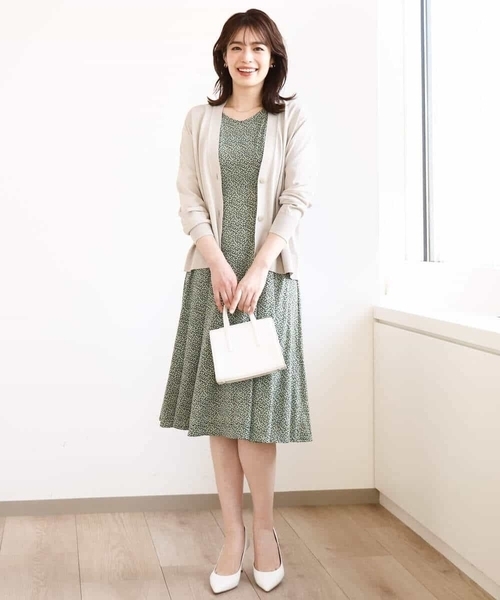 OFUON le MK（オフオンルエムケー）の「Vネックニットカーディガン/接触冷感/洗える/WEB限定サイズあり（Tシャツ/カットソー・レディース・イエロー/グリーン/ブラウン系その他/グレイッシュベージュ・36/38）」の6枚目の写真