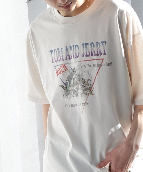 Tom&Jerry(トムアンドジェリー)の「【Tom & Jerry/トム & ジェリー】ヴィンテージライクコミックアートプリントTシャツ(Tシャツ/カットソー・メンズ・ブラック系その他/アイボリー/スミクロ/ホワイト系その他・M/L/LL)」の1枚目の写真