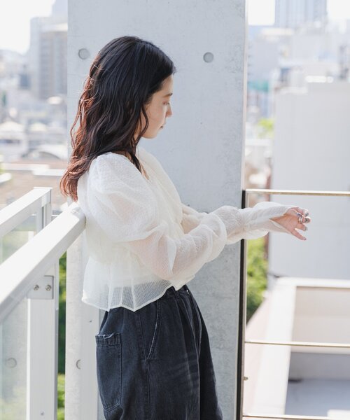 Kastane(カスタネ)の「【新色追加/S.Lサイズ/前後2WAY】チョーカー付きパワショルブラウス(シャツ/ブラウス・レディース・アイボリー/ピンク/オフホワイト/グリーン/ネイビー・SMALL/LARGE)」の19枚目の写真