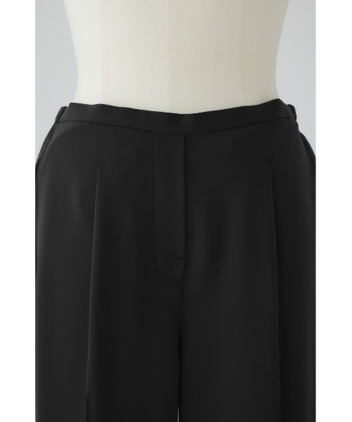 RIM.ARK(リムアーク)の「Center press comfy PT センタープレスコンフィパンツ(スラックス・レディース・ライトベージュ/ブラック/グリーン・36/38/34)」の7枚目の写真