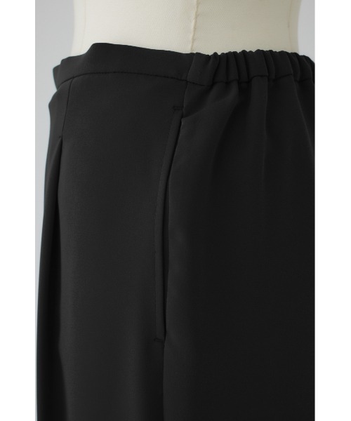 RIM.ARK(リムアーク)の「Center press comfy PT センタープレスコンフィパンツ(スラックス・レディース・ライトベージュ/ブラック/グリーン・36/38/34)」の10枚目の写真