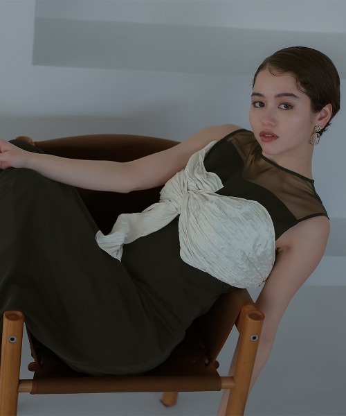 Callarus（カラルス）の「フロントねじりデザインワンピースドレス〔Callarus〕（ドレス・レディース・ネイビー系/ブラック系/モカ・M/L）」の7枚目の写真