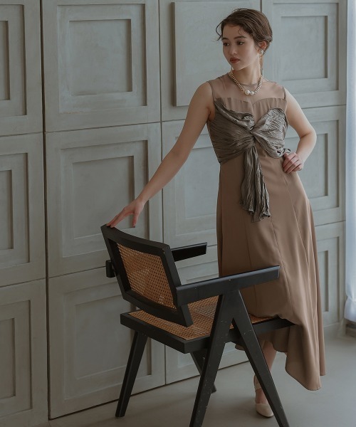 Callarus（カラルス）の「フロントねじりデザインワンピースドレス〔Callarus〕（ドレス・レディース・ネイビー系/ブラック系/モカ・M/L）」の18枚目の写真