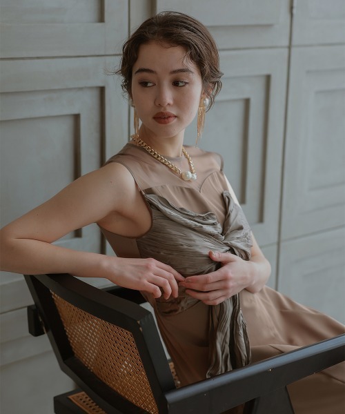 Callarus（カラルス）の「フロントねじりデザインワンピースドレス〔Callarus〕（ドレス・レディース・ネイビー系/ブラック系/モカ・M/L）」の19枚目の写真