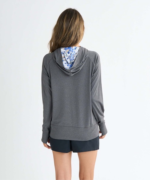 ROXY(ロキシー)の「ARTSY FLORAL LOGO PA /ロキシーロゴ長袖ジップアップパーカーラッシュガード(水着)(ラッシュガード・レディース・ホワイト/チャコールグレー/ブルー・SMALL/MEDIUM/LARGE)」の17枚目の写真