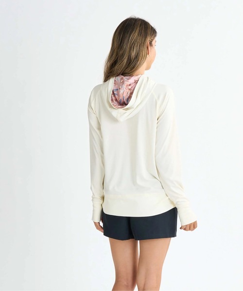 ROXY(ロキシー)の「ARTSY FLORAL LOGO PA /ロキシーロゴ長袖ジップアップパーカーラッシュガード(水着)(ラッシュガード・レディース・ホワイト/チャコールグレー/ブルー・SMALL/MEDIUM/LARGE)」の7枚目の写真