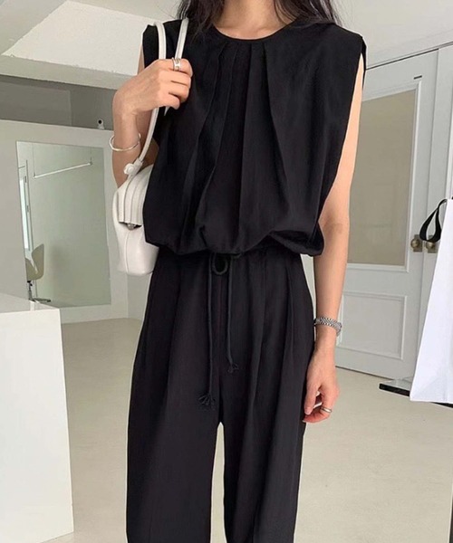 LAFFMO(ラフモ)の「セットアップ タックノースリーブブラウス&イージーパンツ(セットアップ・レディース・ブラック/ベージュ/モカ/グレー・F)」の2枚目の写真