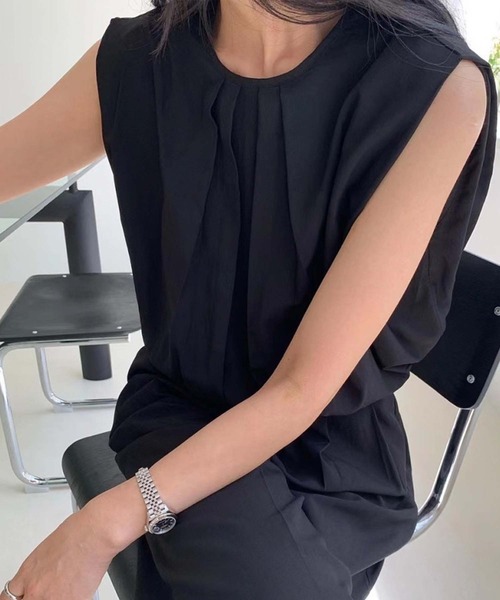 LAFFMO(ラフモ)の「セットアップ タックノースリーブブラウス&イージーパンツ(セットアップ・レディース・ブラック/ベージュ/モカ/グレー・F)」の7枚目の写真