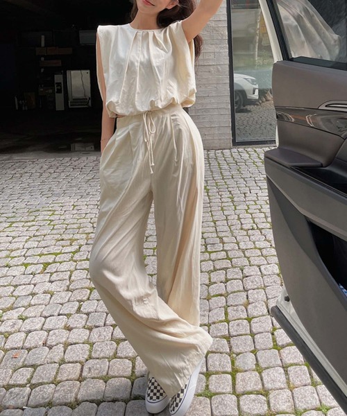 LAFFMO(ラフモ)の「セットアップ タックノースリーブブラウス&イージーパンツ(セットアップ・レディース・ブラック/ベージュ/モカ/グレー・F)」の11枚目の写真