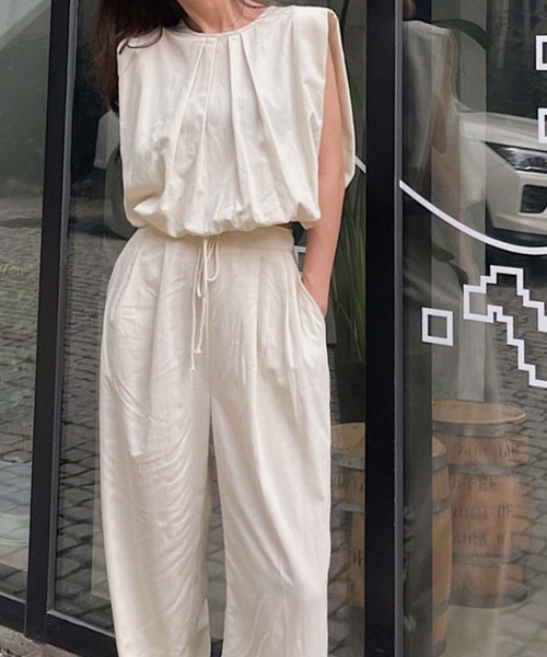 LAFFMO(ラフモ)の「セットアップ タックノースリーブブラウス&イージーパンツ(セットアップ・レディース・ブラック/ベージュ/モカ/グレー・F)」の14枚目の写真