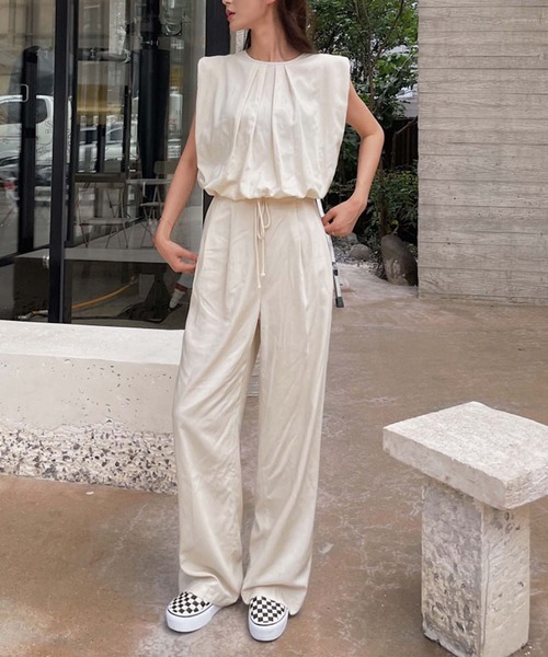 LAFFMO(ラフモ)の「セットアップ タックノースリーブブラウス&イージーパンツ(セットアップ・レディース・ブラック/ベージュ/モカ/グレー・F)」の15枚目の写真