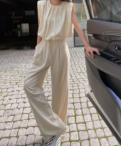 LAFFMO(ラフモ)の「セットアップ タックノースリーブブラウス&イージーパンツ(セットアップ・レディース・ブラック/ベージュ/モカ/グレー・F)」の17枚目の写真