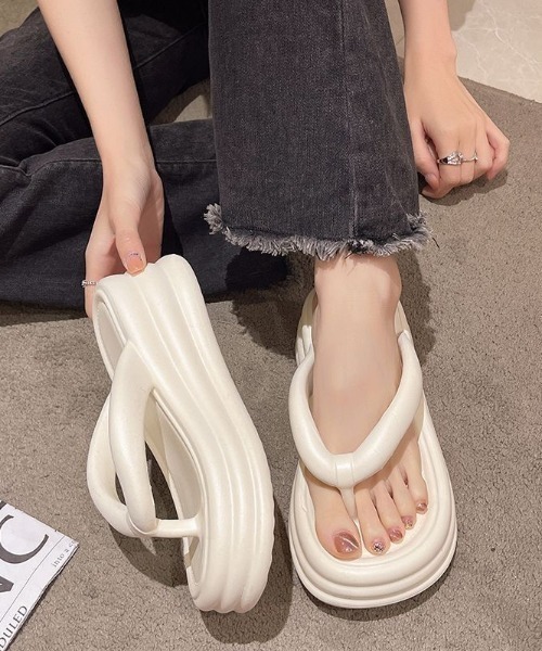 SHEPP(シープ)の「厚底EVA サンダル(サンダル・レディース・ホワイト/ブラック・S/M)」の1枚目の写真