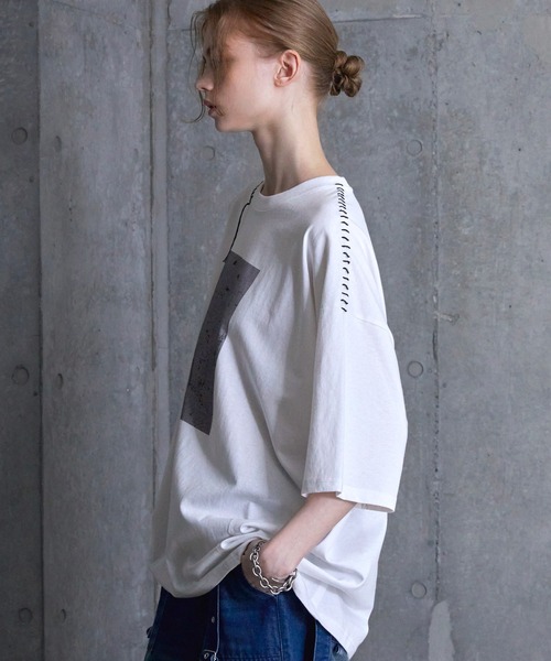 SERACE（セラス）の「【SERACE】Hand stitch loose graphic short sleeve t-shirt / ハンドステッチルーズグラフィック半袖Tシャツ（Tシャツ/カットソー・メンズ・グレイッシュブルー/ブラック/ホワイト・S/M/L）」の7枚目の写真