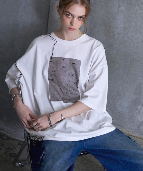 SERACE（セラス）の「【SERACE】Hand stitch loose graphic short sleeve t-shirt / ハンドステッチルーズグラフィック半袖Tシャツ（Tシャツ/カットソー・メンズ・グレイッシュブルー/ブラック/ホワイト・S/M/L）」の11枚目の写真