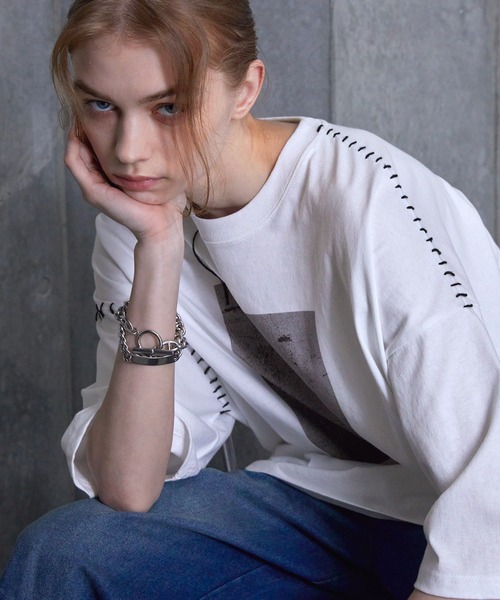 SERACE（セラス）の「【SERACE】Hand stitch loose graphic short sleeve t-shirt / ハンドステッチルーズグラフィック半袖Tシャツ（Tシャツ/カットソー・メンズ・グレイッシュブルー/ブラック/ホワイト・S/M/L）」の14枚目の写真