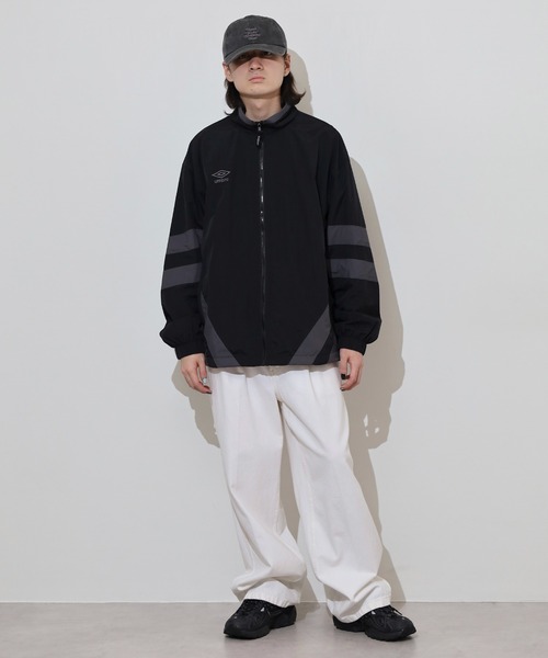 UMBRO アンブロ ライン ナイロンジャケット（ナイロンジャケット