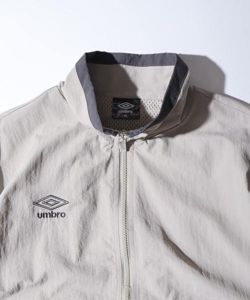 UMBRO(アンブロ)の「UMBRO アンブロ ライン ナイロンジャケット(ナイロンジャケット・メンズ・ブラック/グレー・M/L/XL)」の14枚目の写真