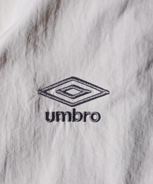 UMBRO アンブロ ライン ナイロンジャケット（ナイロンジャケット
