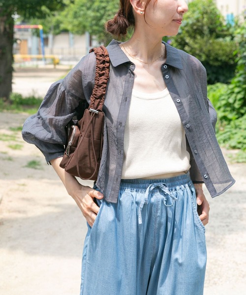 ITEMS URBANRESEARCH（アイテムズ アーバンリサーチ）の「シアークロップドボリュームスリーブシャツ（シャツ/ブラウス・レディース・オフホワイト/チャコールグレー/オレンジ/ベージュ/ミント・FREE）」の19枚目の写真
