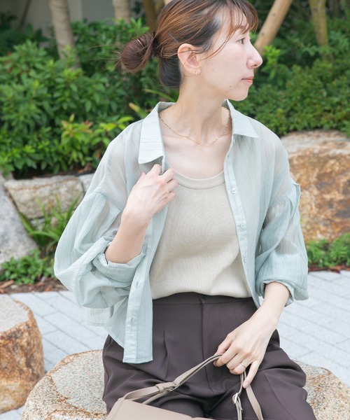 ITEMS URBANRESEARCH（アイテムズ アーバンリサーチ）の「シアークロップドボリュームスリーブシャツ（シャツ/ブラウス・レディース・オフホワイト/チャコールグレー/オレンジ/ベージュ/ミント・FREE）」の4枚目の写真